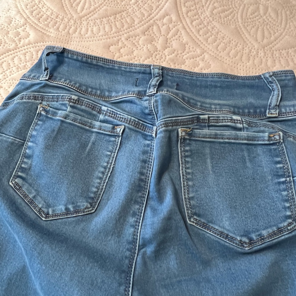 Jeans - Picture 4 of 6